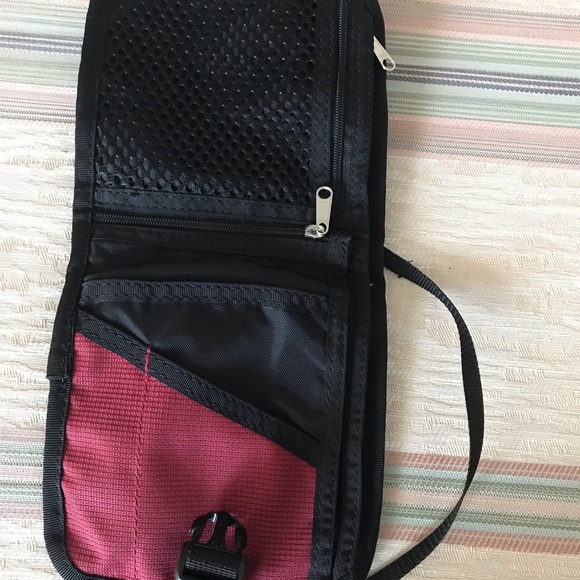 Unisex neck wallet - Picture 3 of 3